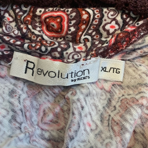 Revolution by Ricki's Geometric Print 3/4 Sleeve Top - XL/TG - Lace Back Detail - Picture 3 of 6
